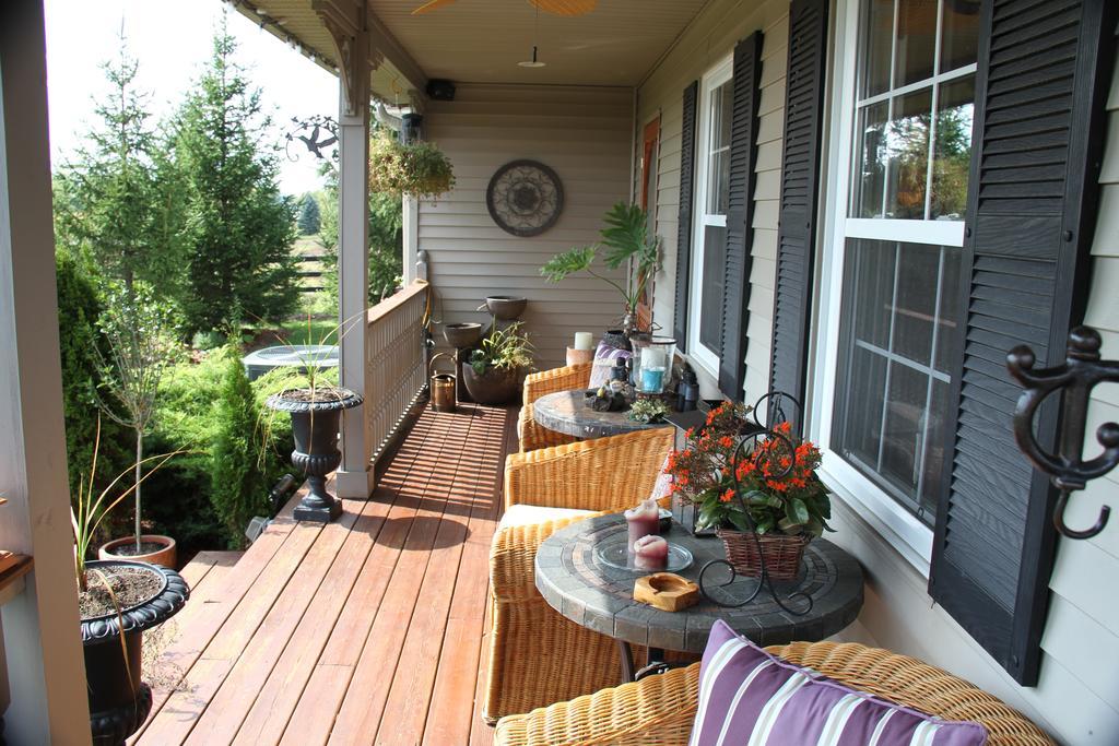 Serenity Ranch Bed & Breakfast Ancaster Exterior foto