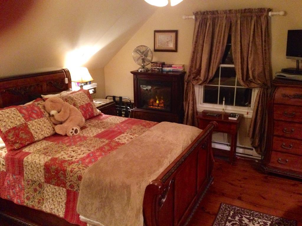 Serenity Ranch Bed & Breakfast Ancaster Exterior foto