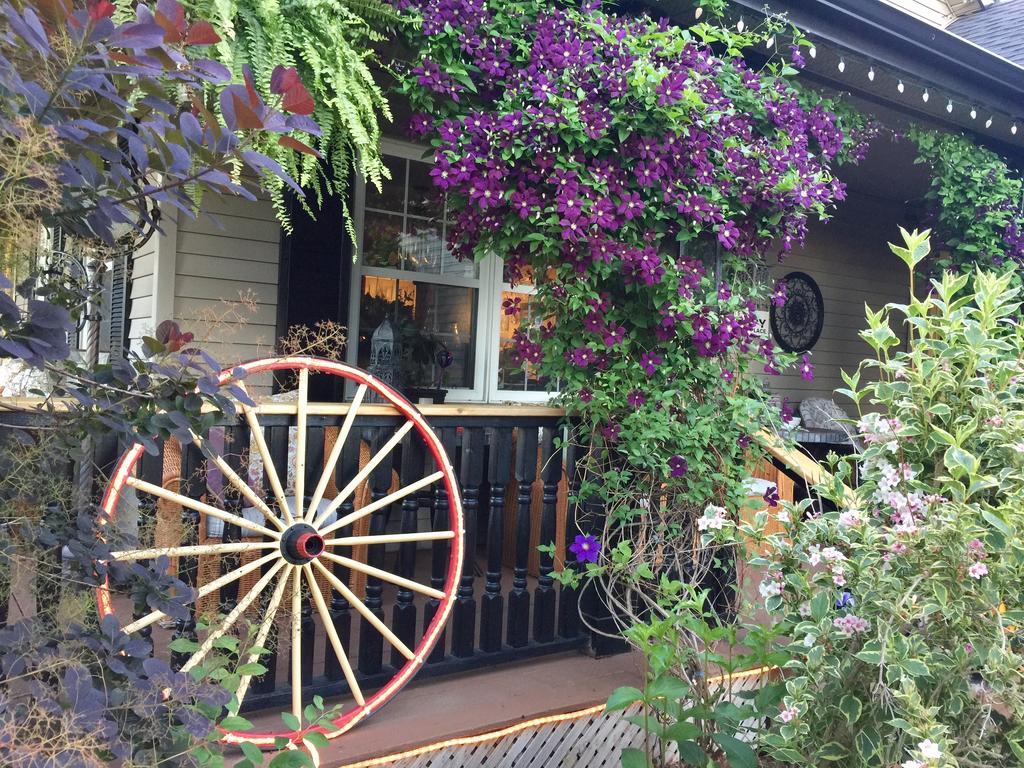 Serenity Ranch Bed & Breakfast Ancaster Exterior foto