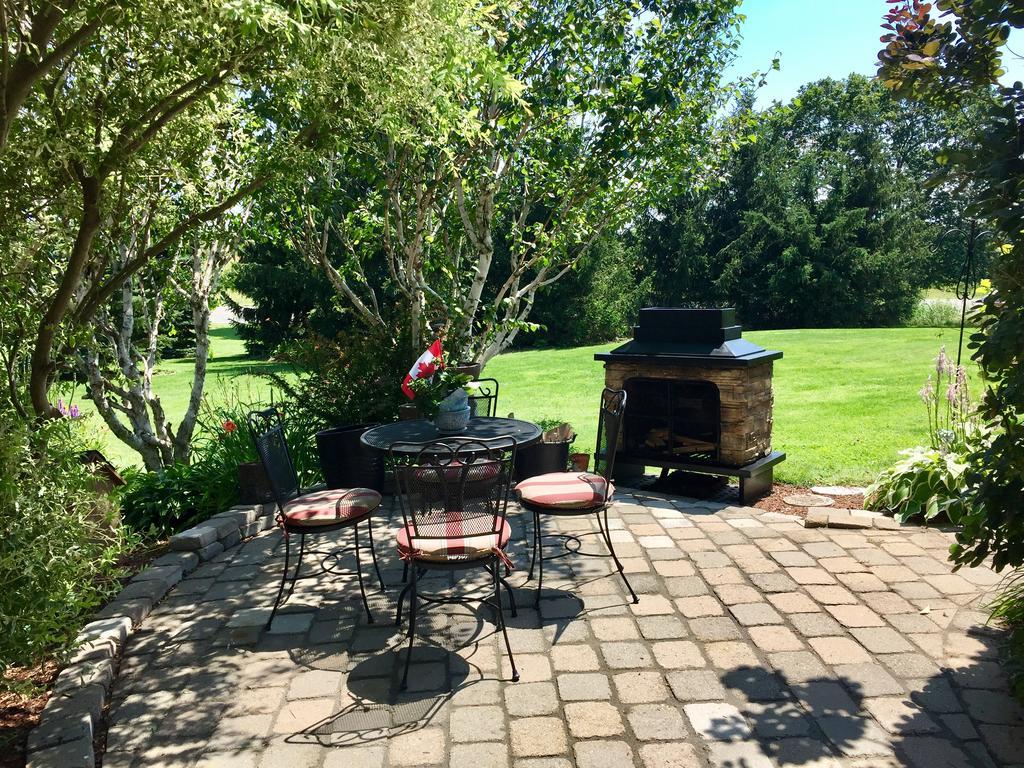 Serenity Ranch Bed & Breakfast Ancaster Exterior foto