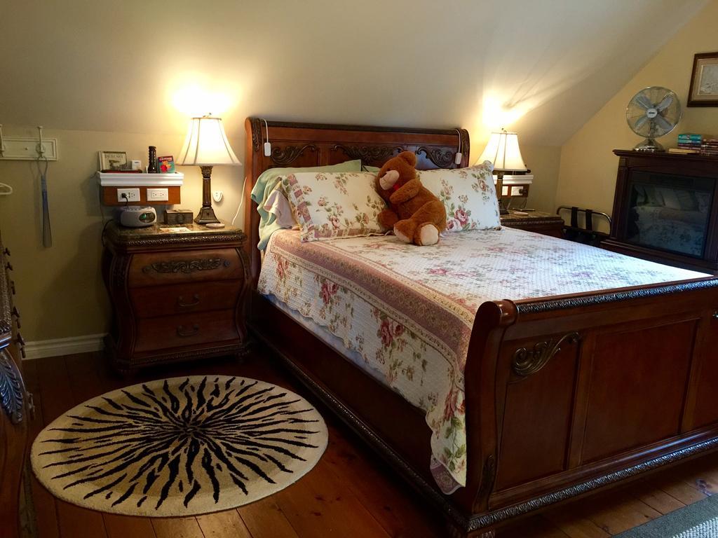 Serenity Ranch Bed & Breakfast Ancaster Exterior foto