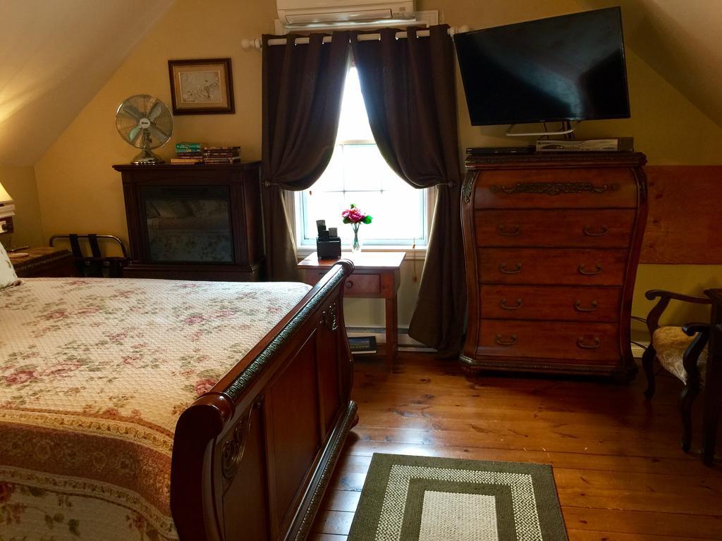 Serenity Ranch Bed & Breakfast Ancaster Exterior foto