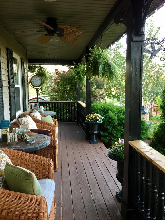 Serenity Ranch Bed & Breakfast Ancaster Exterior foto