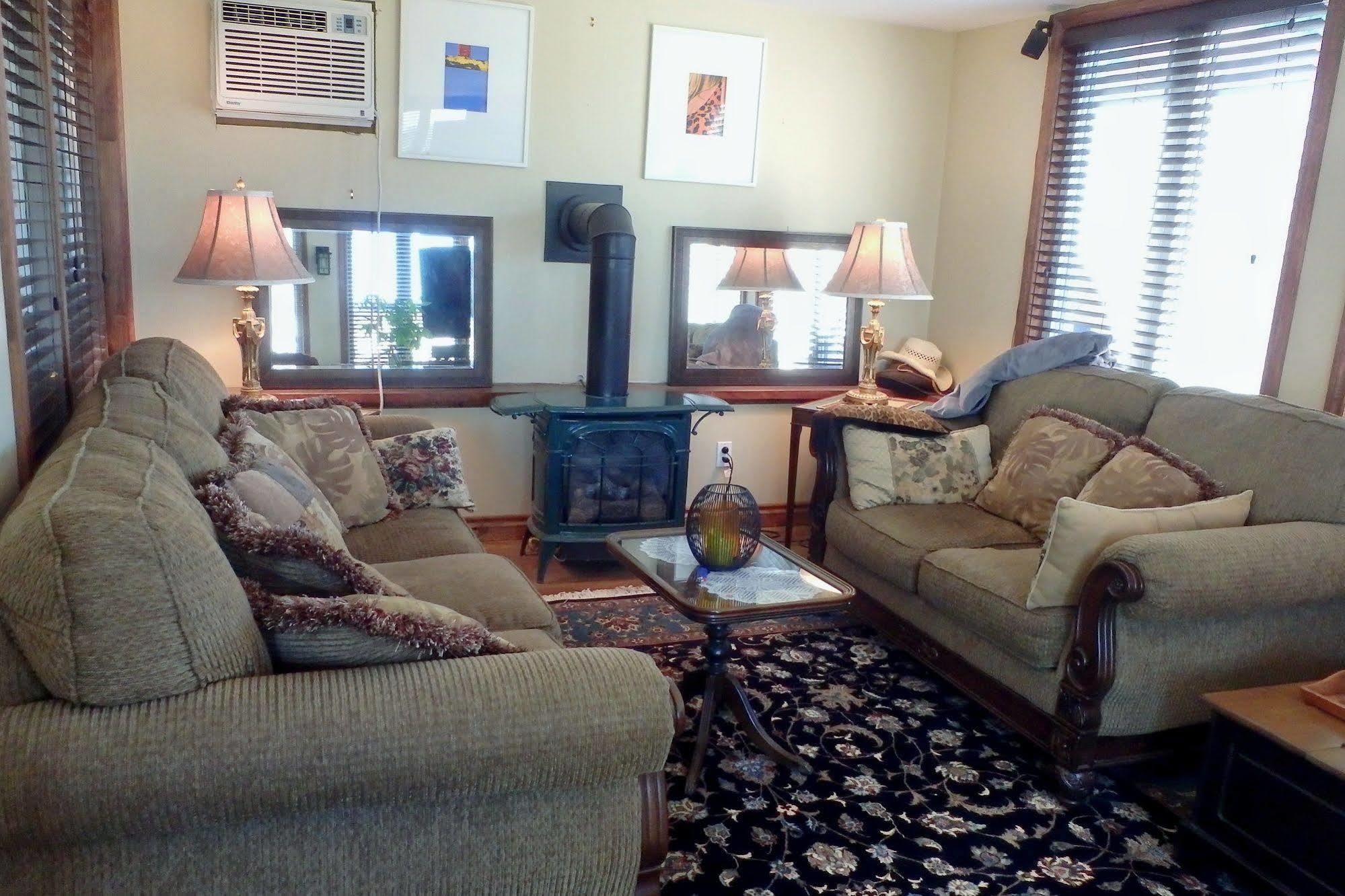 Serenity Ranch Bed & Breakfast Ancaster Exterior foto